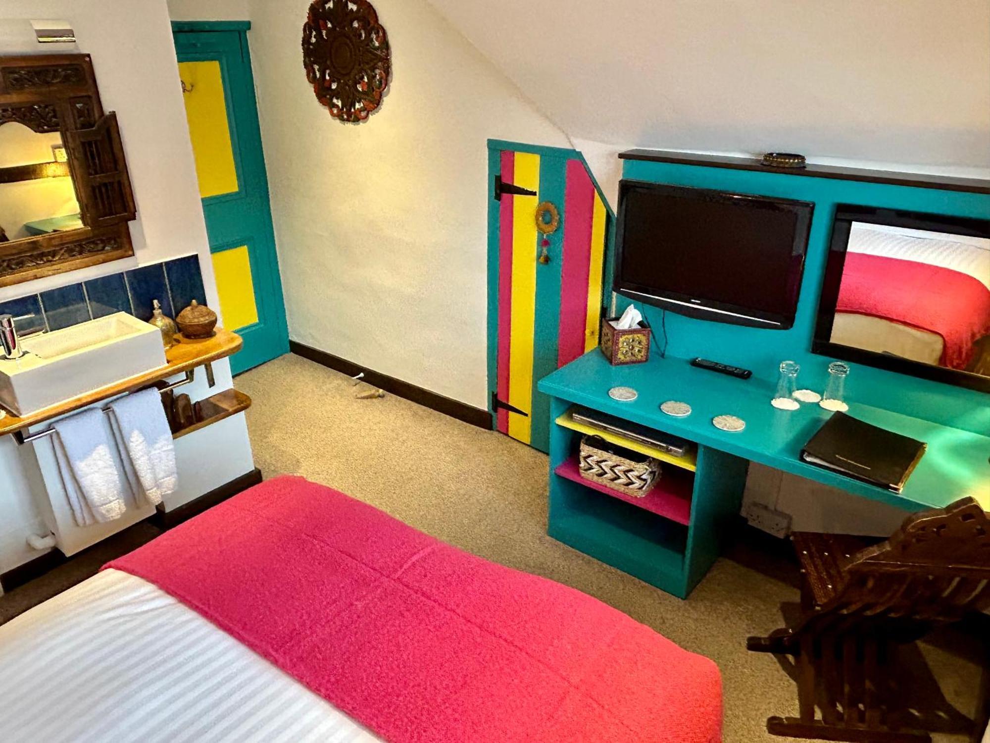 House Of Agnes Hotel Кентърбъри Екстериор снимка